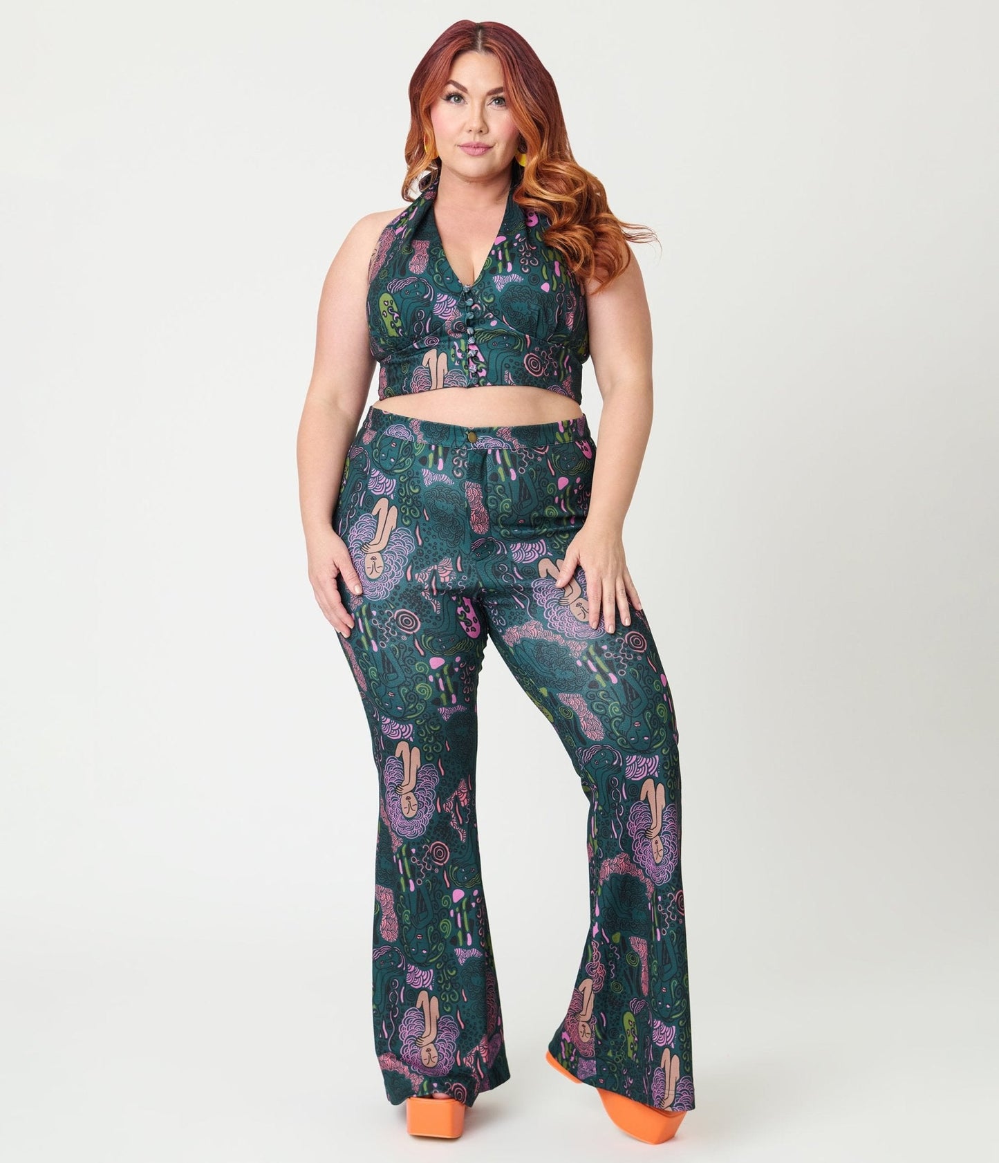 Smak Parlour Plus Size Green & Mannequin Doodle Feelin Groovy Crop Top