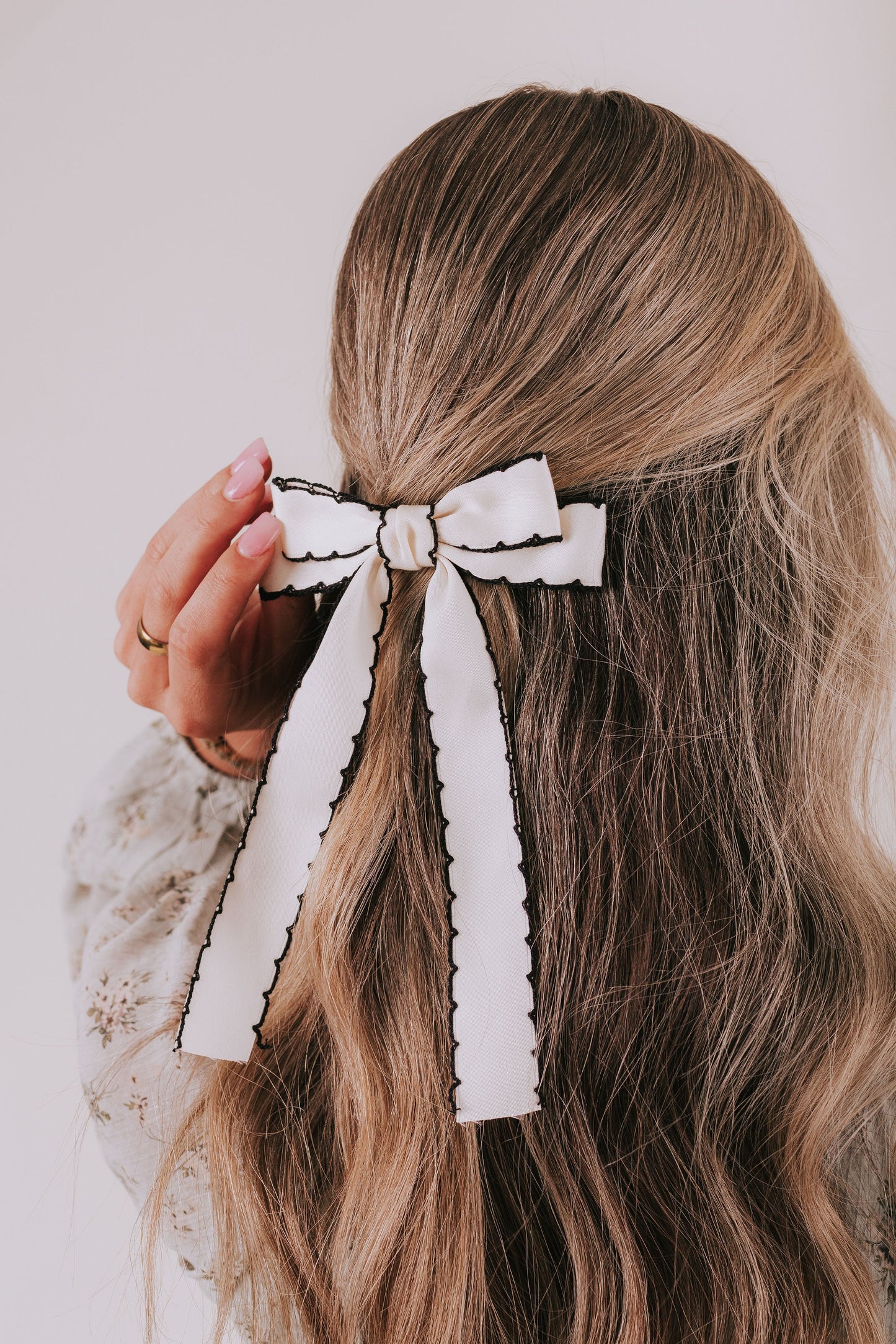 Bespoke Treasures Bow - 2 Colors!